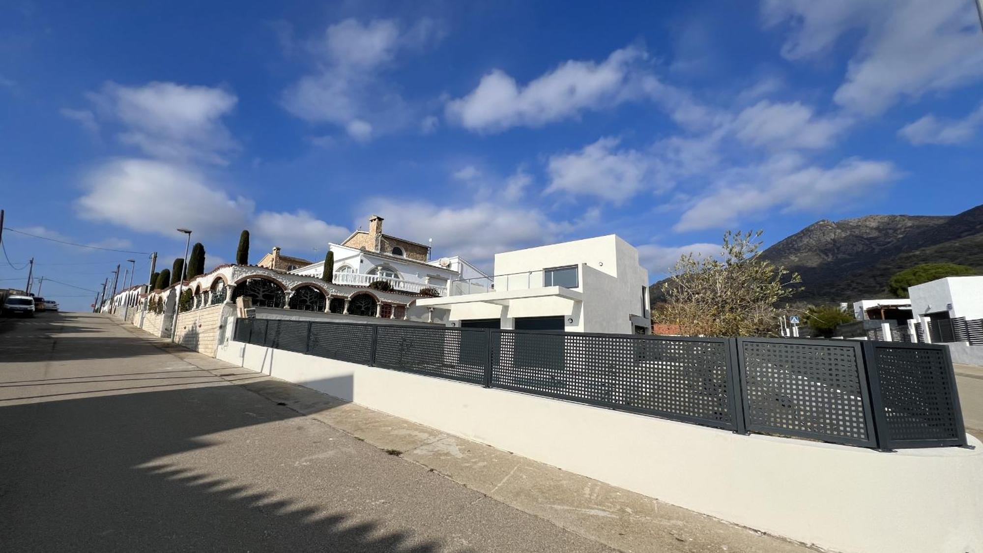 فيلا Casa Moderna Roses Con Piscina Y Jardin Mas Bosca, Roses Palau Saverdera المظهر الخارجي الصورة