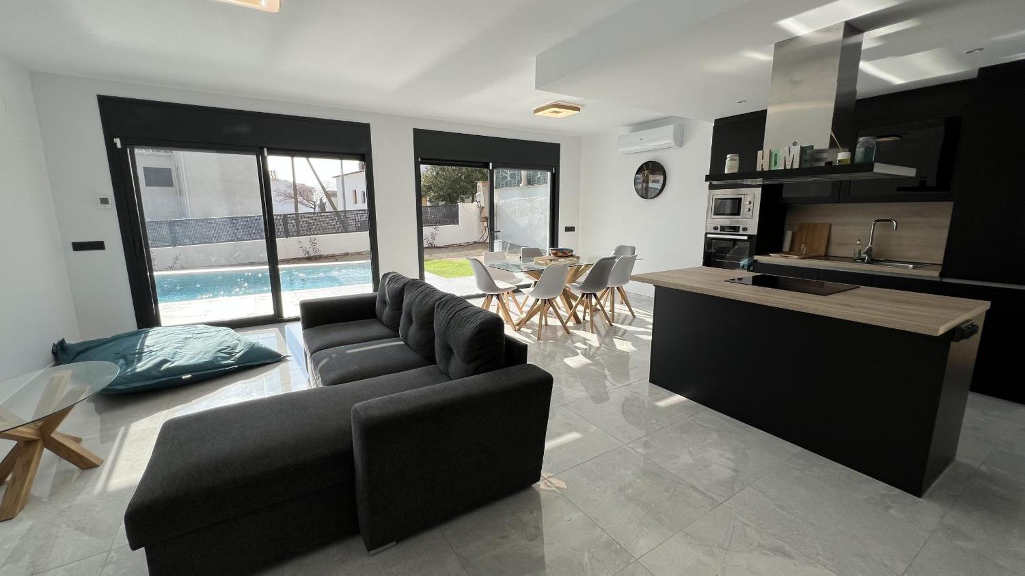 فيلا Casa Moderna Roses Con Piscina Y Jardin Mas Bosca, Roses Palau Saverdera المظهر الخارجي الصورة